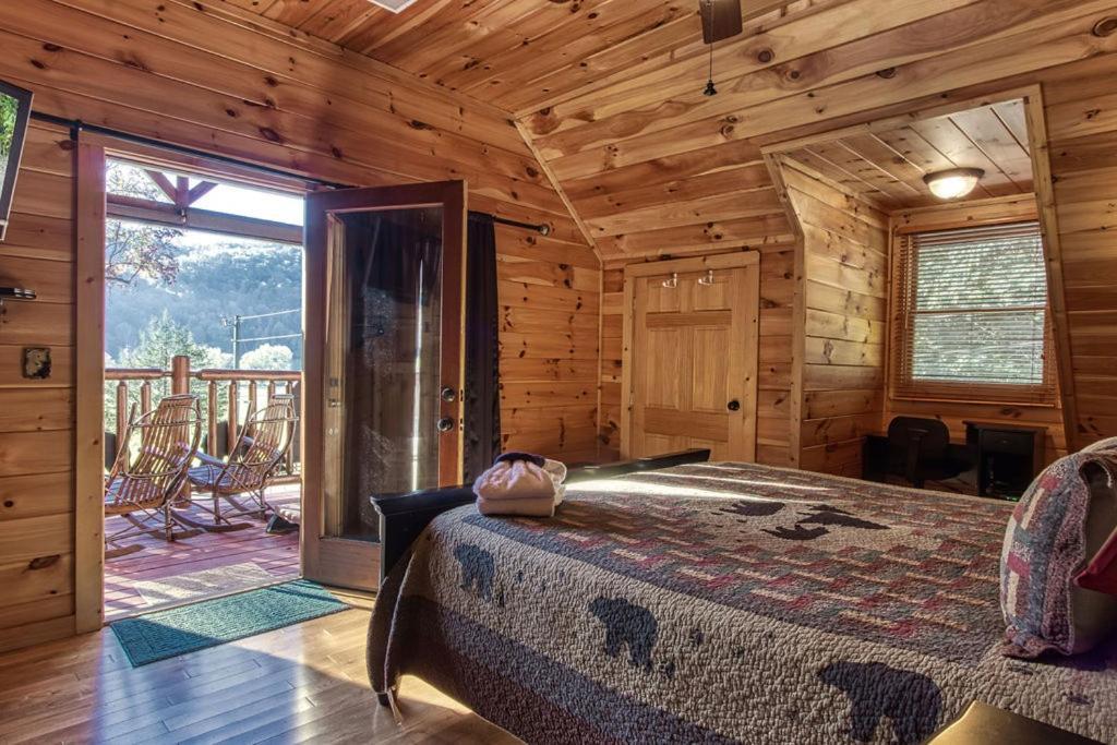 Papa Bear, Hot Tub, Wifi, 1089 Free Tickets Each Paid Day, Dollywood And More Sevierville Exterior foto